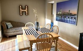 ~*Pet Friendly 30Min To Downtown*~ The Bostonian